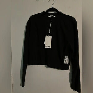 NWT‎ RAINS  Sz M, fleece Women’s Sweatshirt contemporary, 18090,closet staple